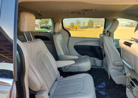 2017 Chrysler Pacifica Touring L Plus из США, поврежденный, VIN 2C4RC1EG5HR537815